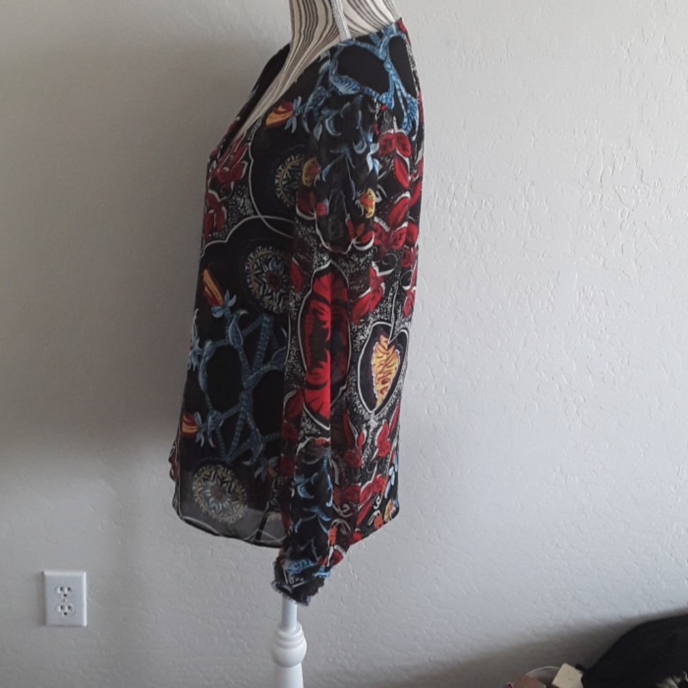 SOLD Alice + Olivia Printed Blouse - Picture 4 of 8